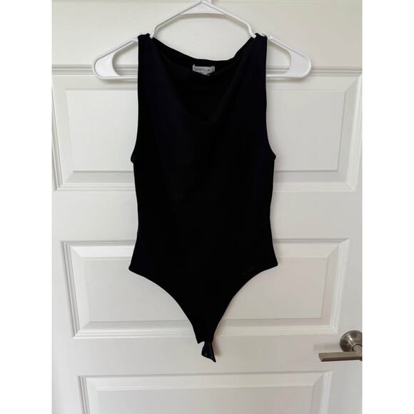 aritizia black contour bodysuit - Picture 1 of 3
